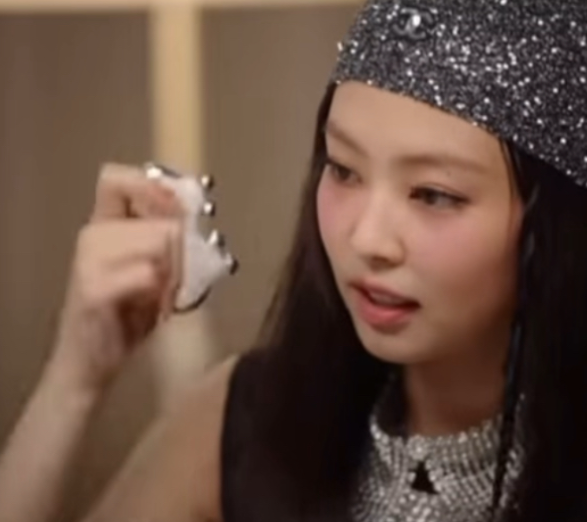 ReFa - CAXA M1 Face Lifting Tool (BLACKPINK JENNIE & JISOO's Pick)