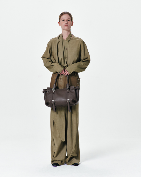 AHNI - Ruskin Tote Bag