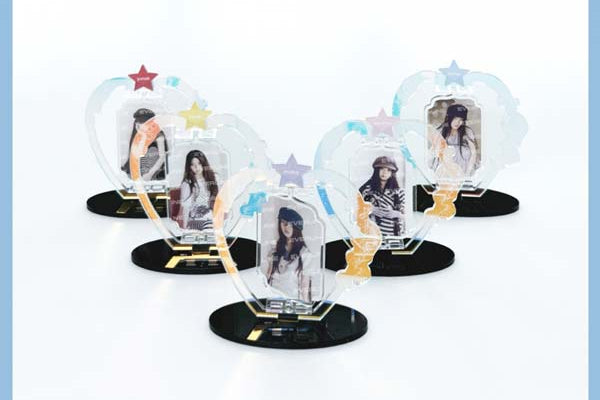 ILLIT - BOMB (POP-UP) Turn-Around Acrylic Stand