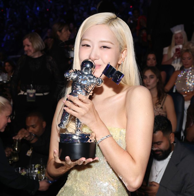 Rosé’s ‘APT.’ Crowned Song of the Year: A Landmark VMAs Win for K-Pop