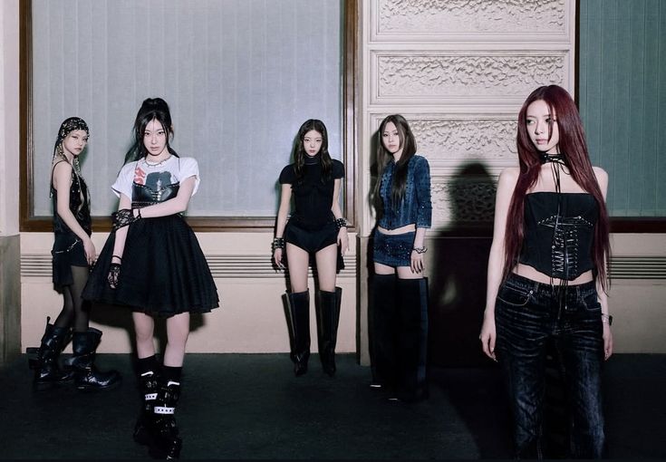 ITZY Clinch “Music Bank” Crown With “TUNNEL VISION” As Year-End Rivalry Heats Up