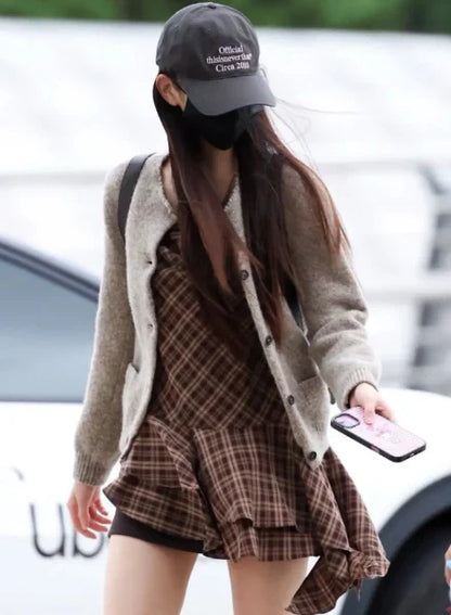 Lang&Lu - CHEX Unbalance Blouse (JANG WONYOUNG Wear)