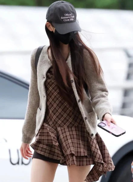Lang&Lu - CHEX Unbalance Blouse (JANG WONYOUNG Wear)