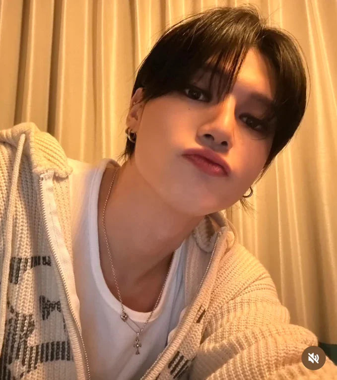 Huecloset - Lettering Hooded Zip-Up Knit (ATEEZ Wear)