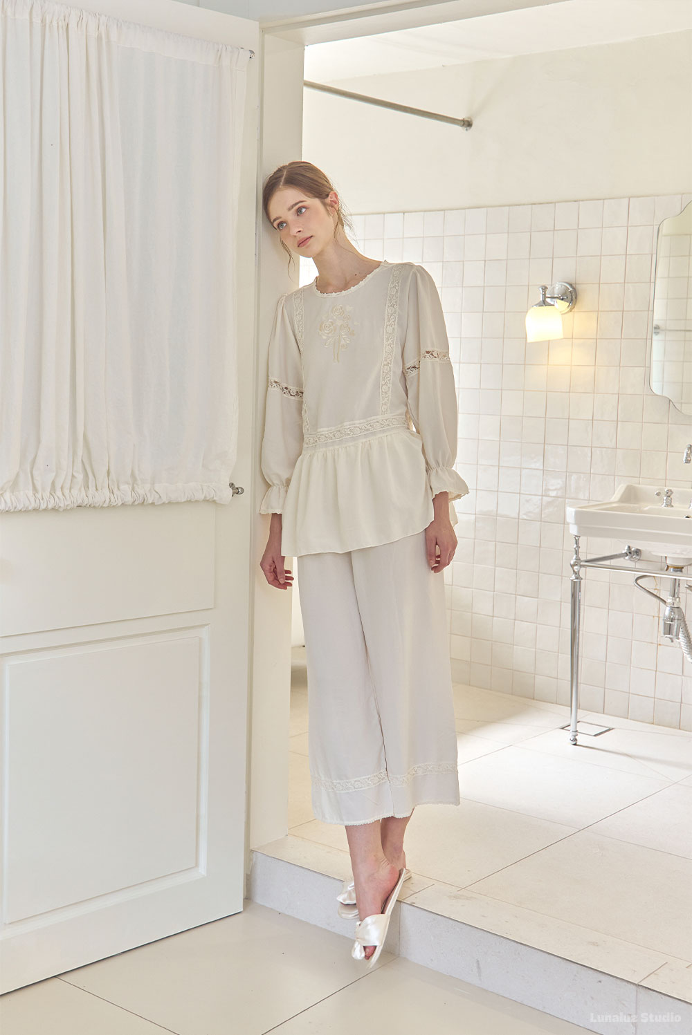 LUNALUZ WOMEN Avy Sandwashing Premium Embroidered Set