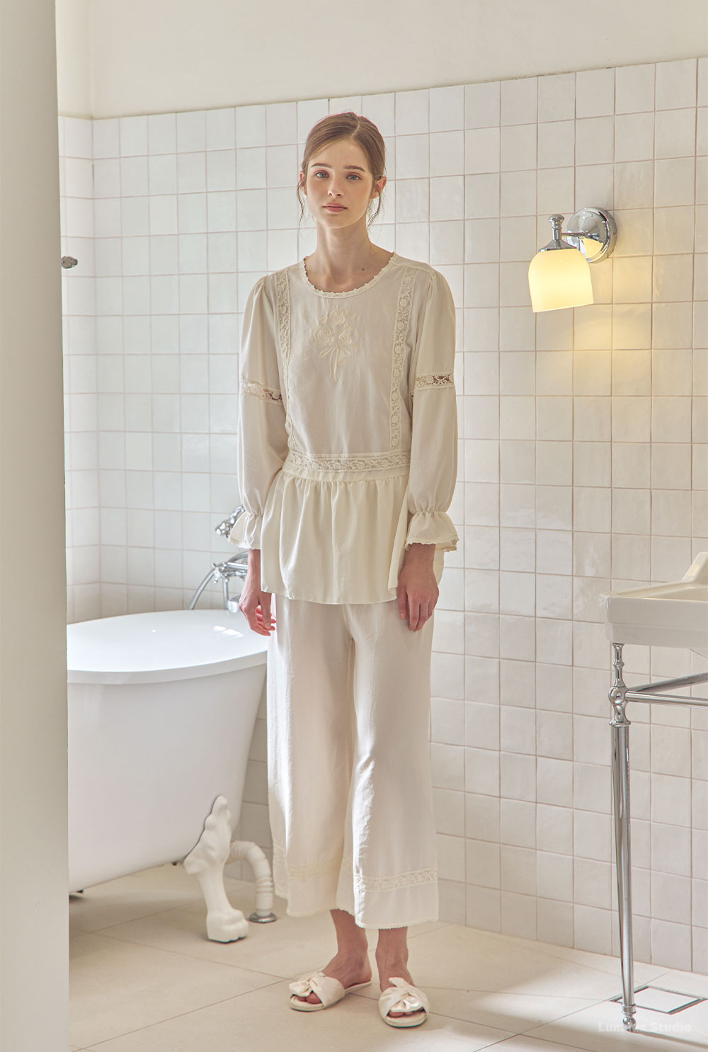 LUNALUZ WOMEN Avy Sandwashing Premium Embroidered Set