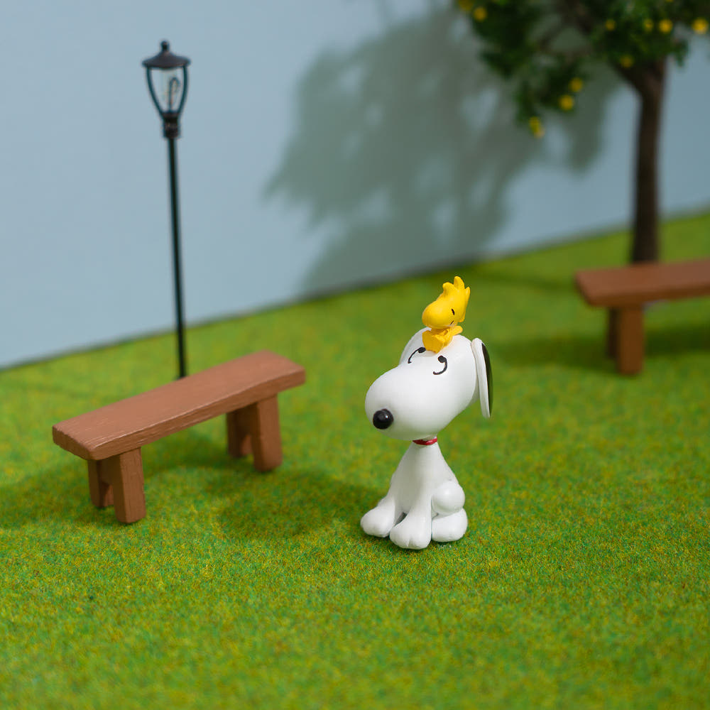 ROYCHE - Peanuts Snoopy Monitor Figure - Snoopy