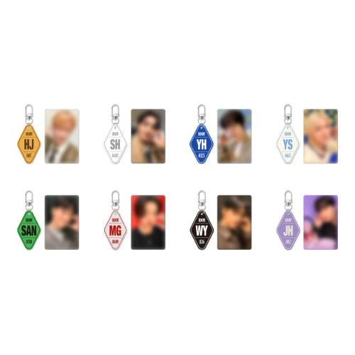 ATEEZ - [POP-UP '8ROOM'] 8ROOM Keyring